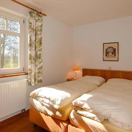 Feriehus Two-bedroom Holiday In Settin